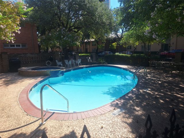 6131 Bandera Avenue B, Dallas, TX 75225
