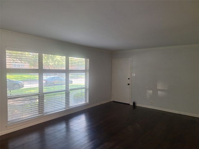 6131 Bandera Avenue B, Dallas, TX 75225