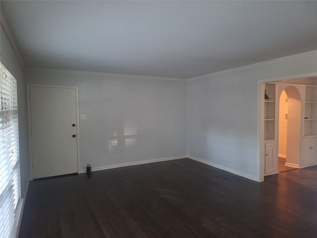 6131 Bandera Avenue B, Dallas, TX 75225