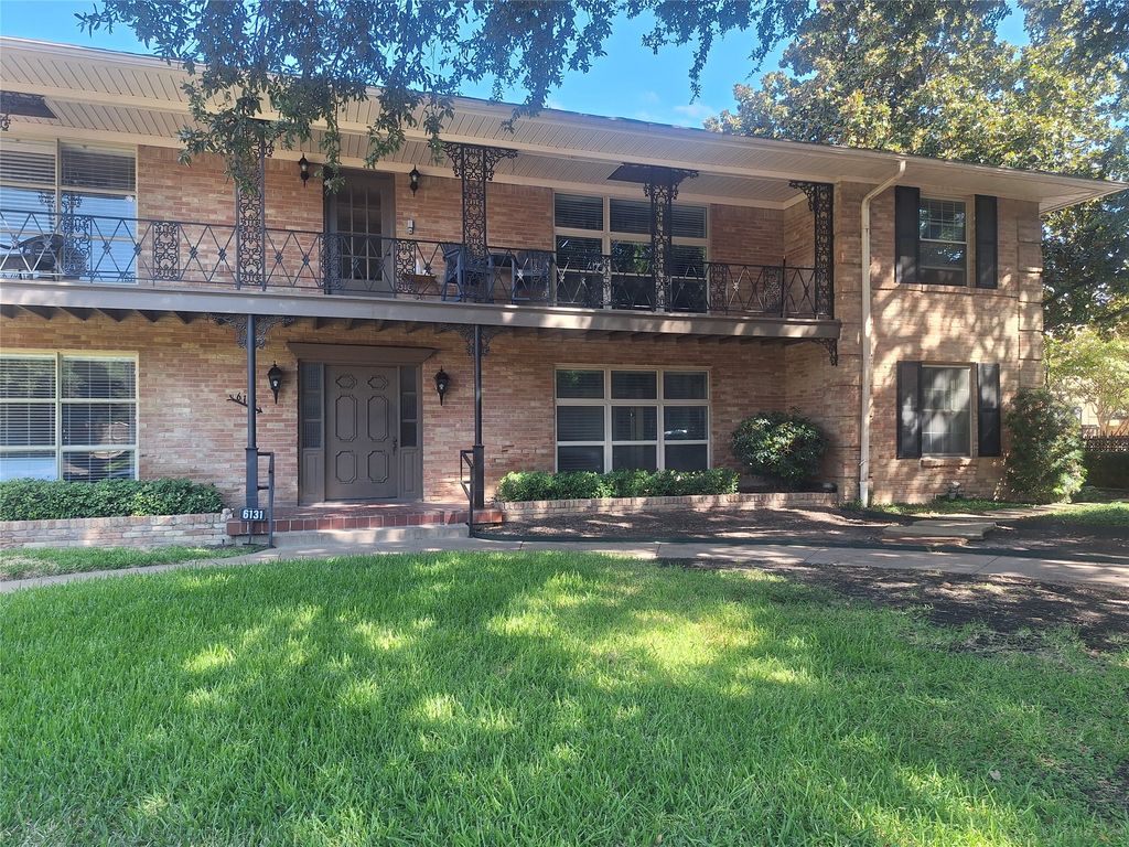 6131 Bandera Avenue B, Dallas, TX 75225