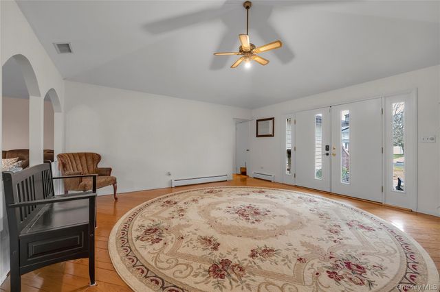 26 Julia Lane, East Northport, NY 11731