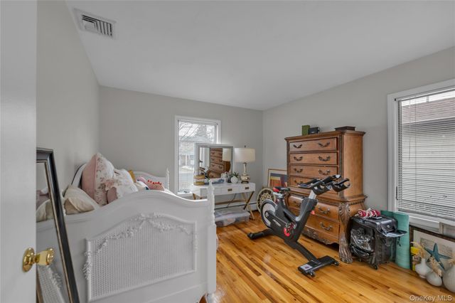 26 Julia Lane, East Northport, NY 11731