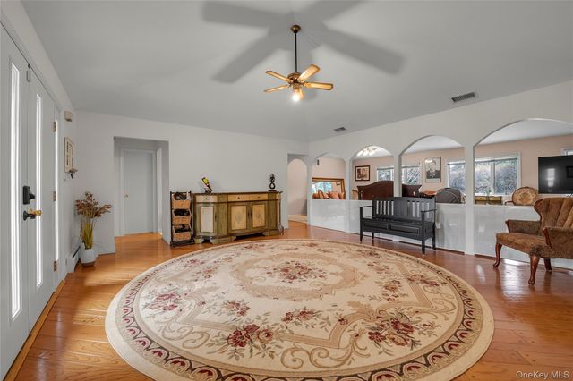 26 Julia Lane, East Northport, NY 11731