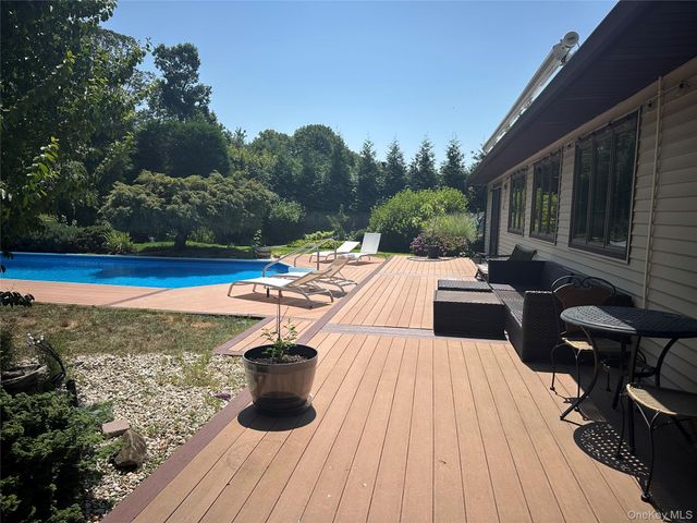 26 Julia Lane, East Northport, NY 11731