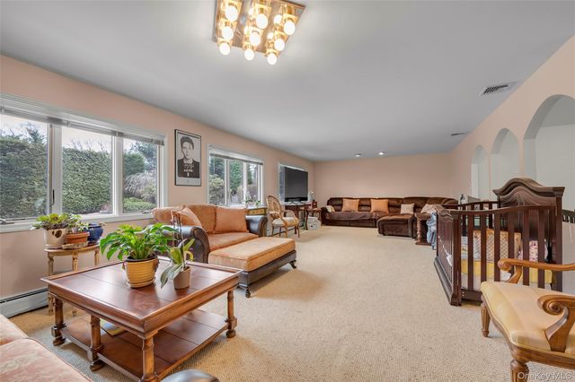 26 Julia Lane, East Northport, NY 11731