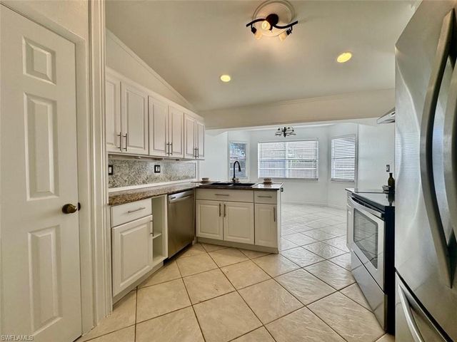 2306 NE 5th TER, Cape Coral, FL 33909