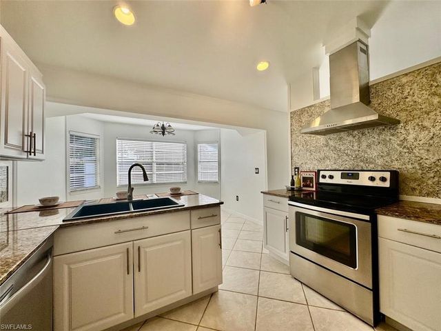 2306 NE 5th TER, Cape Coral, FL 33909