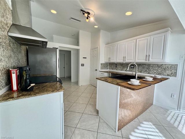 2306 NE 5th TER, Cape Coral, FL 33909