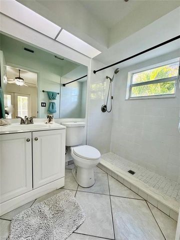 2306 NE 5th TER, Cape Coral, FL 33909