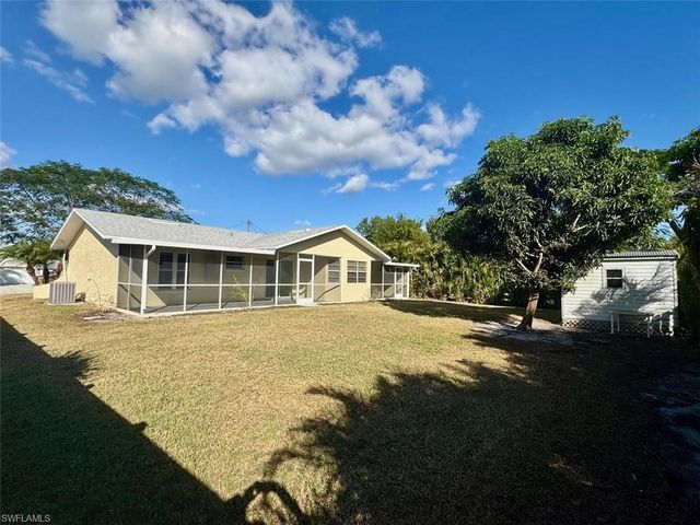 2306 NE 5th TER, Cape Coral, FL 33909