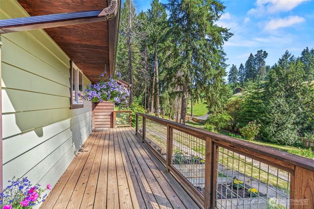 4212 Westside Highway, Castle Rock, WA 98611