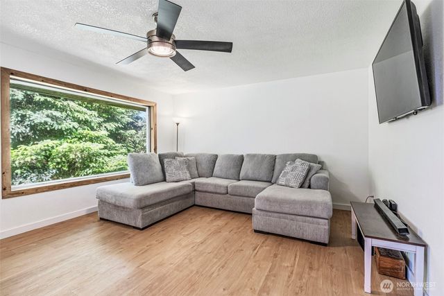 4212 Westside Highway, Castle Rock, WA 98611
