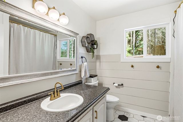 4212 Westside Highway, Castle Rock, WA 98611