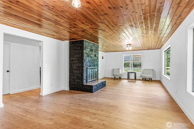 4212 Westside Highway, Castle Rock, WA 98611