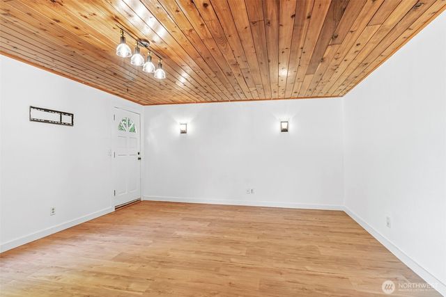 4212 Westside Highway, Castle Rock, WA 98611