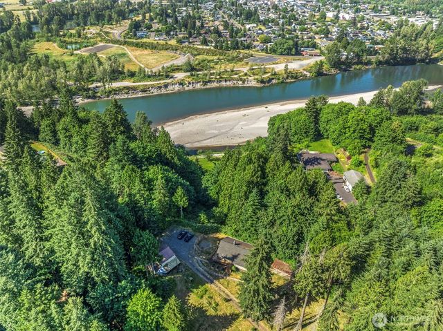 4212 Westside Highway, Castle Rock, WA 98611