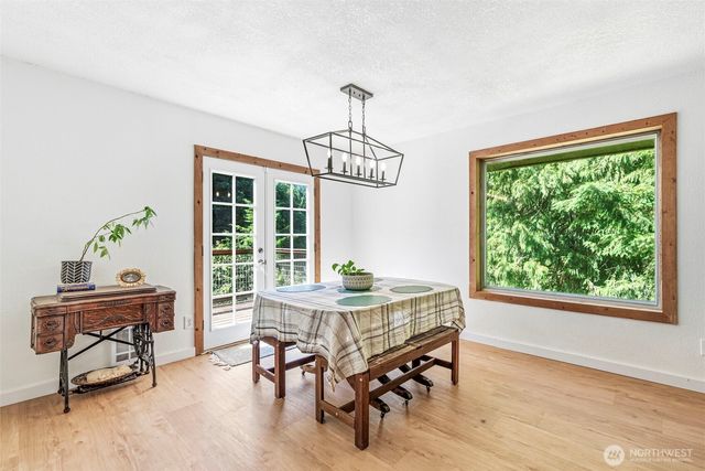 4212 Westside Highway, Castle Rock, WA 98611