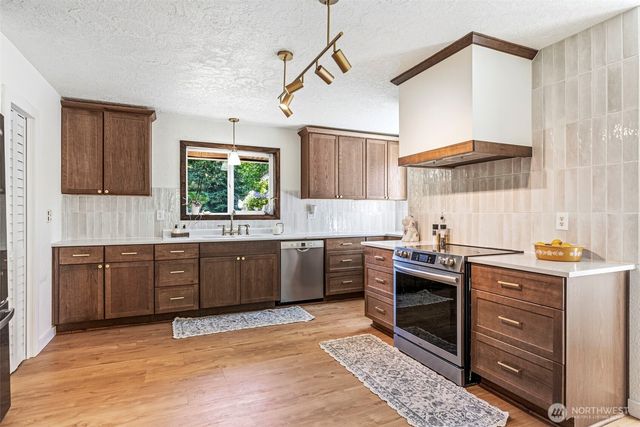 4212 Westside Highway, Castle Rock, WA 98611
