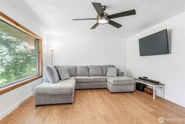 4212 Westside Highway, Castle Rock, WA 98611