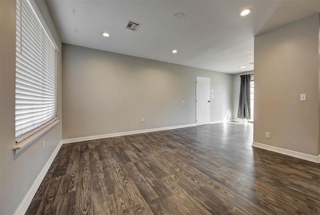 2508 Yorkshire Avenue, Moore, OK 73160