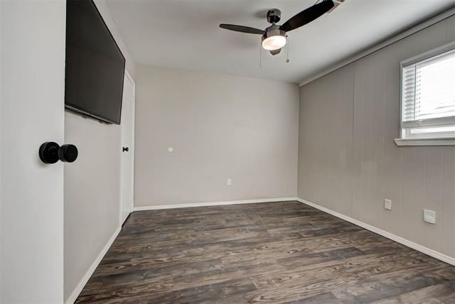 2508 Yorkshire Avenue, Moore, OK 73160