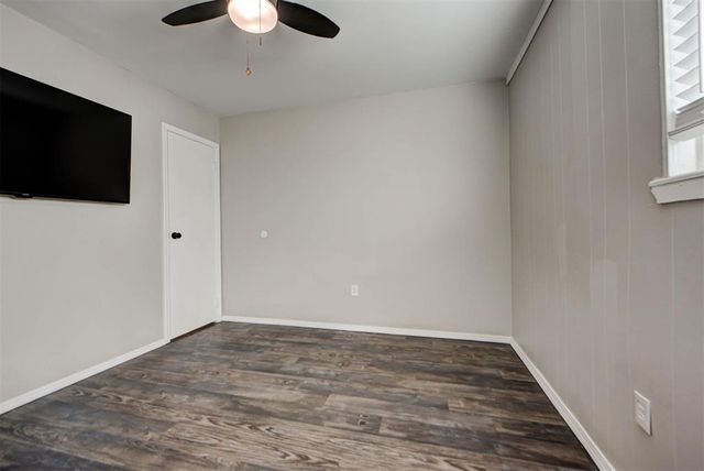 2508 Yorkshire Avenue, Moore, OK 73160