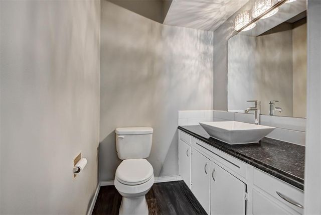 2508 Yorkshire Avenue, Moore, OK 73160