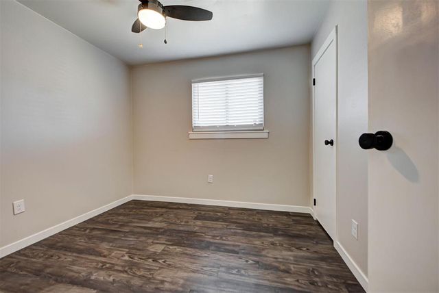 2508 Yorkshire Avenue, Moore, OK 73160