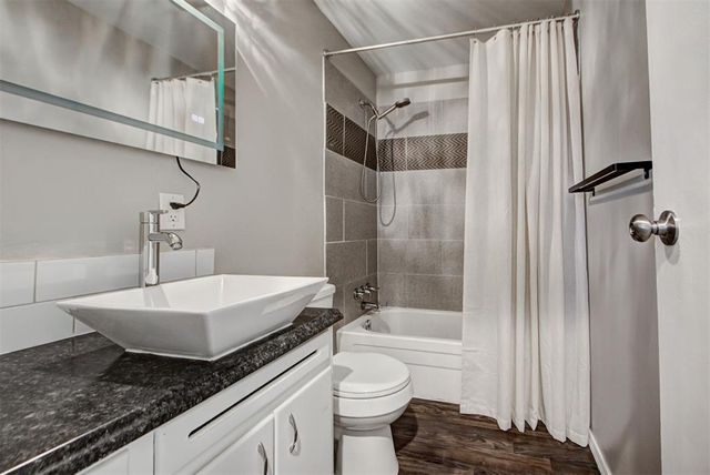 2508 Yorkshire Avenue, Moore, OK 73160