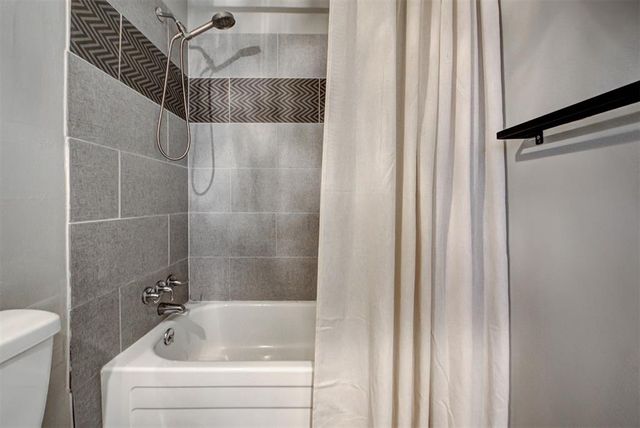 2508 Yorkshire Avenue, Moore, OK 73160