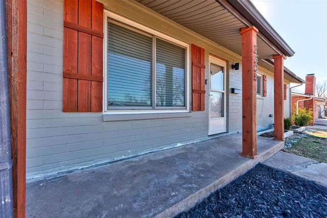 2508 Yorkshire Avenue, Moore, OK 73160