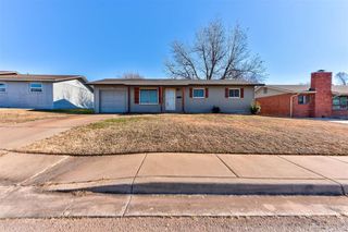 2508 Yorkshire Avenue, Moore, OK 73160