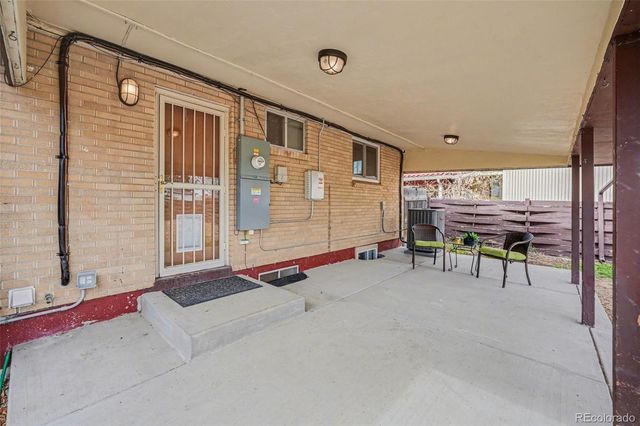 6925 W Colorado Drive, Lakewood, CO 80232