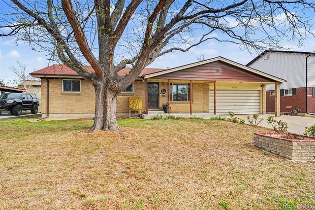 6925 W Colorado Drive, Lakewood, CO 80232
