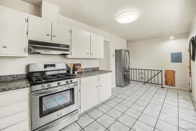 6925 W Colorado Drive, Lakewood, CO 80232