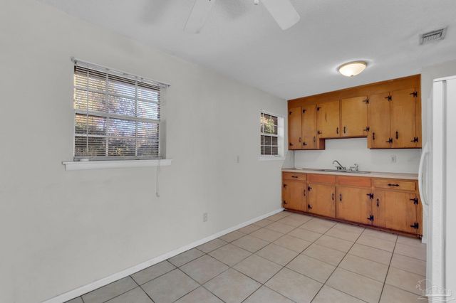 735 Lexington Rd, Pensacola, FL 32514
