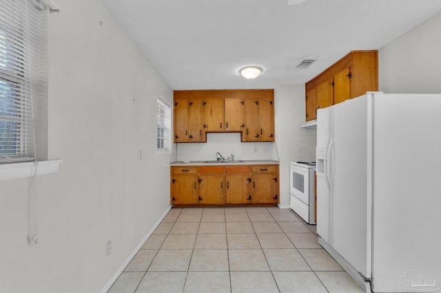 735 Lexington Rd, Pensacola, FL 32514