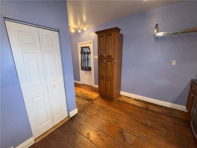 6 Lincoln Ave, North Irwin, PA 15642