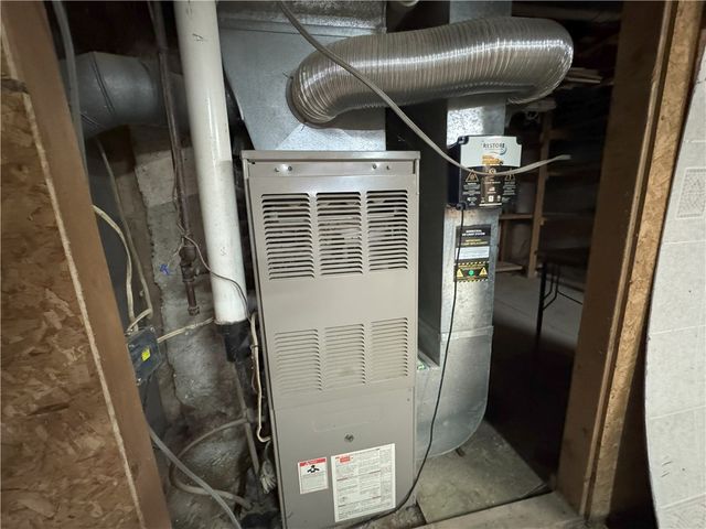 6 Lincoln Ave, North Irwin, PA 15642