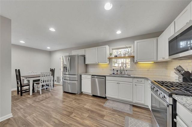 403 Allatoona Court, Woodstock, GA 30189