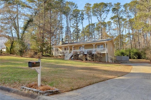 403 Allatoona Court, Woodstock, GA 30189