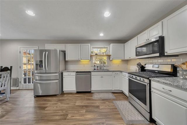 403 Allatoona Court, Woodstock, GA 30189