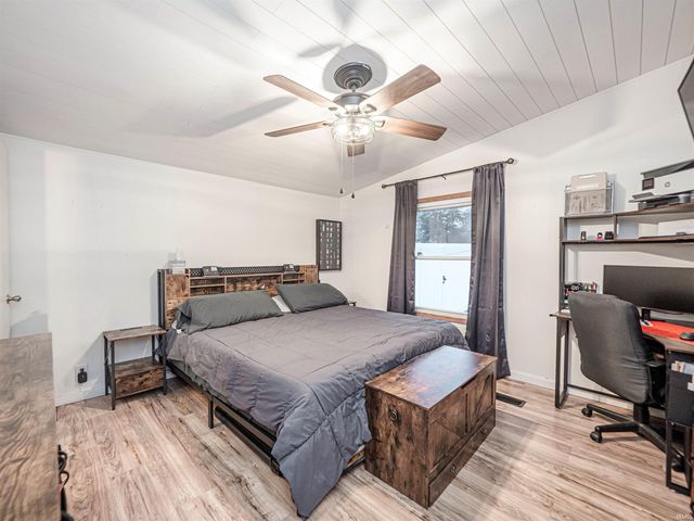 8874 S Meadow Lane, Owensville, IN 47665