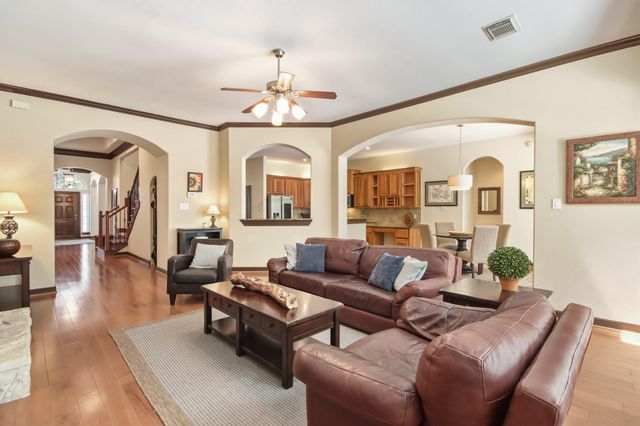 94 N Millsap Circle, The Woodlands, TX 77382