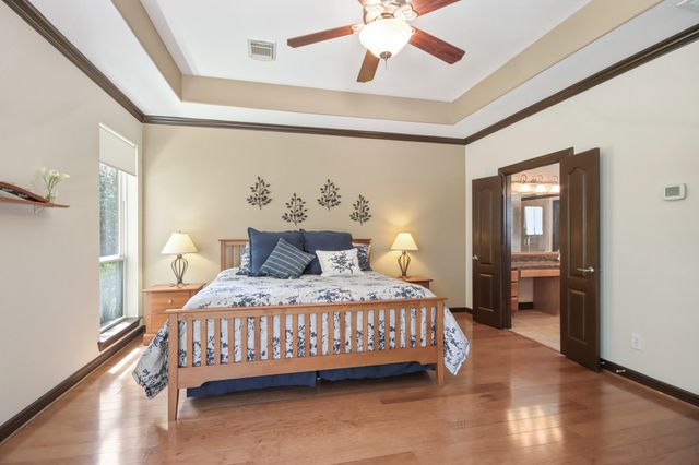 94 N Millsap Circle, The Woodlands, TX 77382