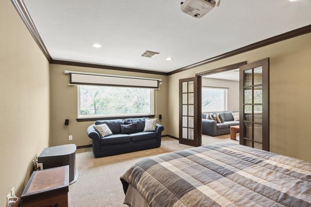 94 N Millsap Circle, The Woodlands, TX 77382