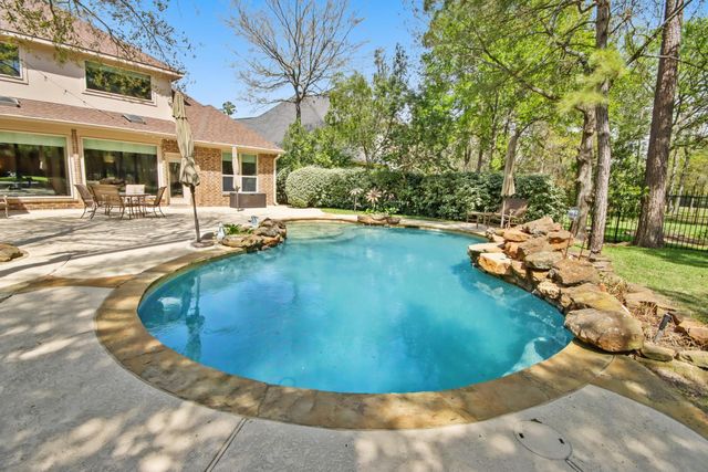 94 N Millsap Circle, The Woodlands, TX 77382