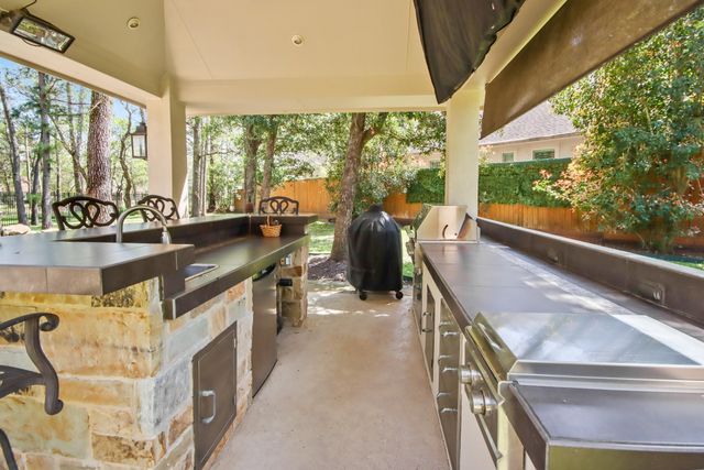 94 N Millsap Circle, The Woodlands, TX 77382