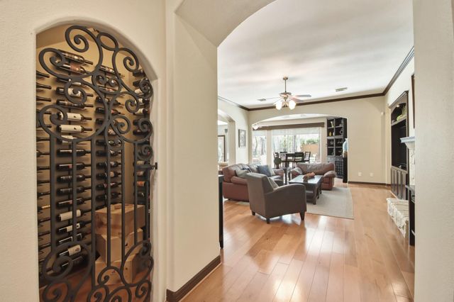 94 N Millsap Circle, The Woodlands, TX 77382