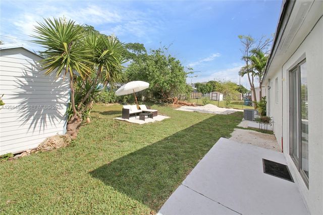 22114 SW 113th Pl, Miami, FL 33170